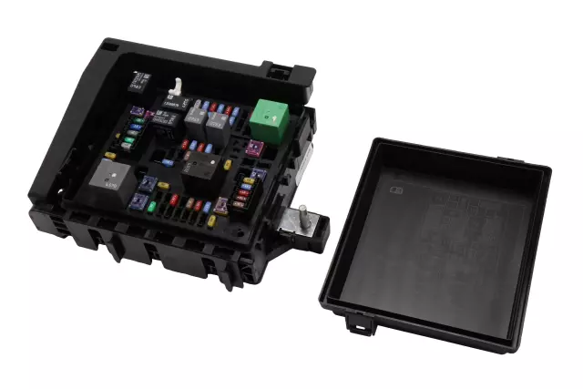 Engine Wiring Harness Junction Block - GM (84292759)