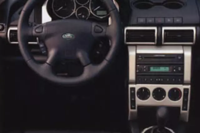 VUB501030 - Interior: Fascia Kit - Champagne for Land Rover: Freelander Image