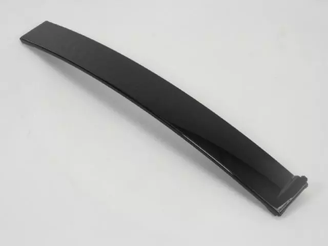 4717236 - Body: Reveal Molding for Chrysler: Grand Voyager, Town &amp; Country, Voyager | Dodge: Caravan, Grand Caravan Image