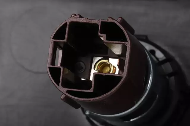 Lower Quarter Trim - GM (84961117)