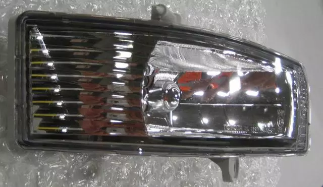 2005-2006 Toyota Camry - Fog Lamp Assembly - Toyota (81210-06040)