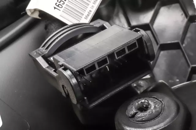 Part# 84387472 Jet Black Front Driver Side Door Trim - GM (84387472)