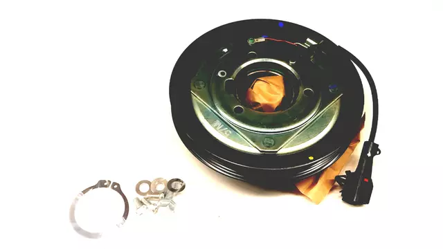 73121SA000 - : Clutch for Subaru: Baja, Forester, Legacy, Outback Image