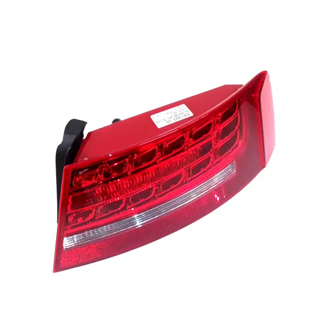 8T0945096E - : Tail Lamp Assembly for Audi: A5, A5 Quattro, S5 Image