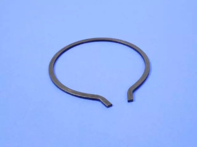 5072460AA - NV241HD; or NV241OR; Transfer Case: Snap Ring for Dodge: Dakota, Ram 1500 | Jeep: Gladiator, Liberty, Wrangler, Wrangler JK | Ram: 1500 Image