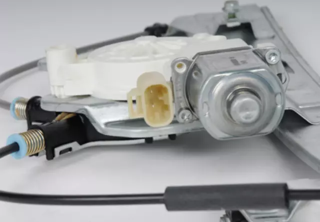 Rear Passenger Side Power Window Regulator and Motor Assembly - GM (22777912)