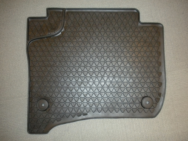 7P0061511041 - Interior: Rear, Rubber Floor Mats, European Style for Volkswagen: Touareg Image
