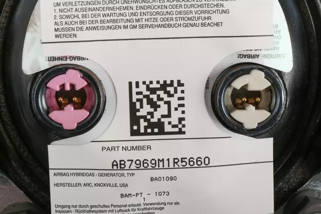 25917969 - Electrical: Driver Air Bag for Cadillac: Escalade, Escalade ESV, Escalade EXT | Chevrolet: Suburban 1500, Suburban 2500 | GMC: Yukon XL 1500, Yukon XL 2500 Image