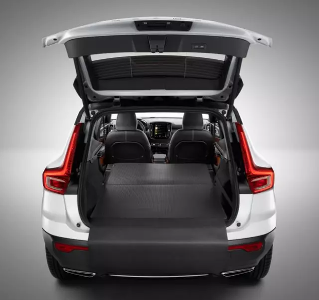 32347041 - Body: Reversible Luggage Compartment Mat for Volvo: C40 Recharge, EC40, XC40, XC40 Recharge Image