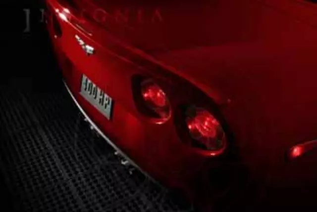 19212626 - Exterior: Spoiler - Full Width Design - Torch Red (70U) for GM Image