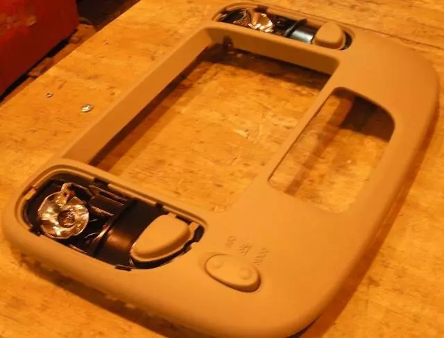 2006 Toyota Tundra - Dome Lamp Assembly - Toyota (81240-0C041-E1)