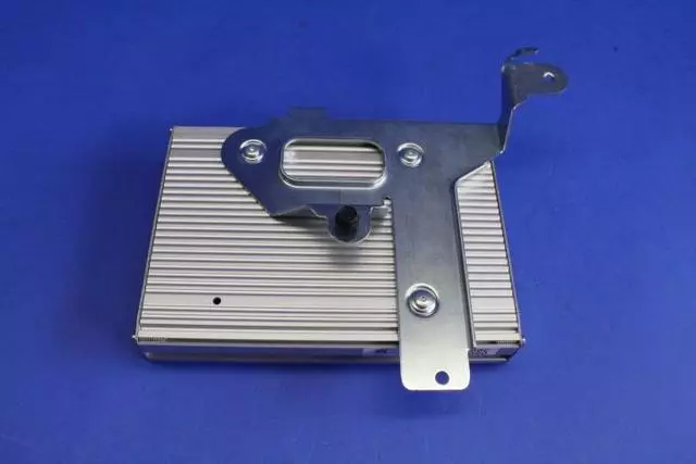 Radio Amplifier - Mopar (5091006AE)