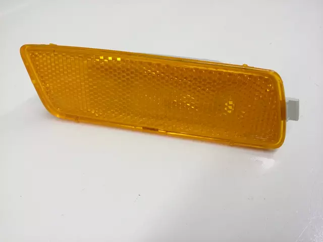 1K5945072A - : Side Marker Lamp for Volkswagen Image