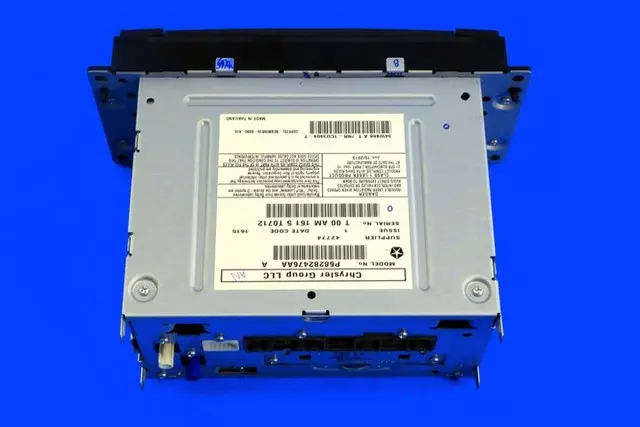 Am/fm/cd/dvd/hdd/satellite Radio - Mopar (68282476AE)