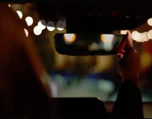 BEPNV7210 - Interior: Frameless Auto-Dimming Rear-View Mirror for Mazda Image