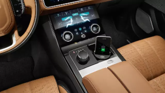 VPLGV0126 - Interior: Wireless Phone Charging Cup-Holder for Land-Rover Image