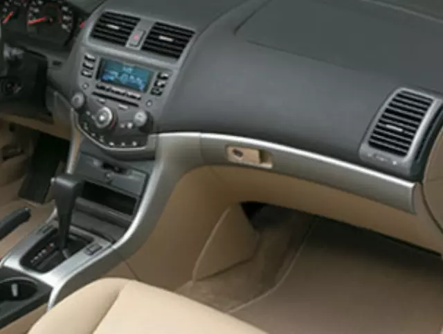 8Z13SDR110 - Interior: Interior Trim, Metal for Honda: Accord Image