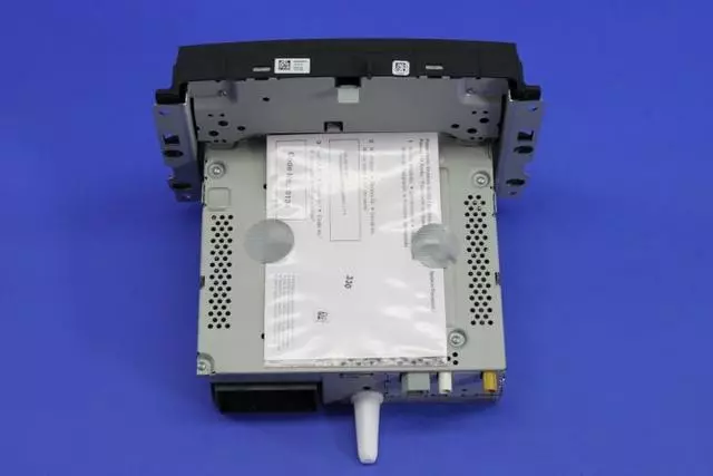 Multi Media Radio - Mopar (5SR38MXHAA)