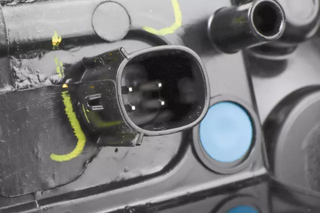 Rear Driver Side Stop Lamp - GM (84769837)