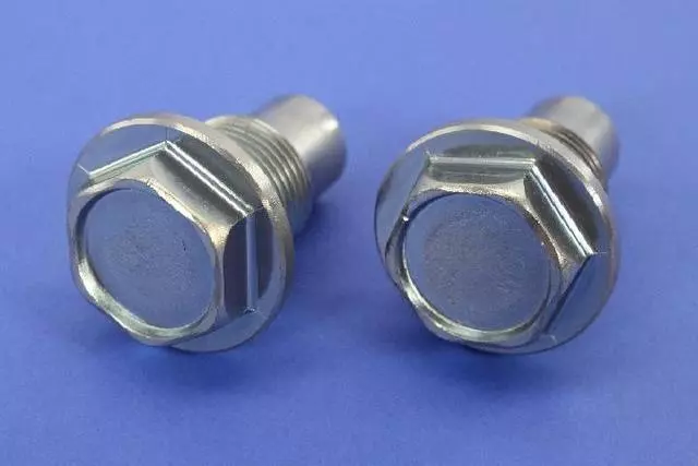 Bolt - Mopar (68110679AA)