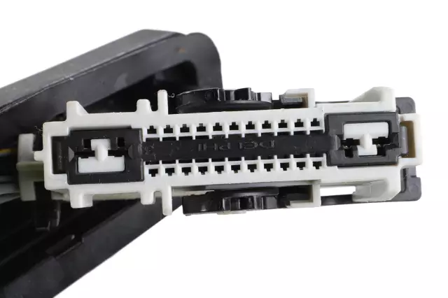 Rear Passenger Side Door Wiring Harness - GM (84386940)