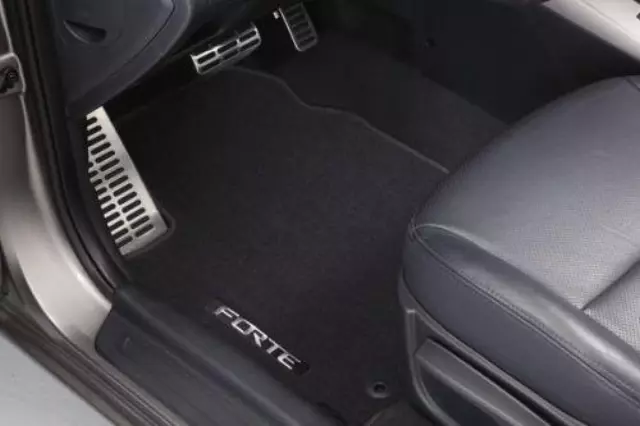 2010-2018 Kia Forte Koup Front & Rear Carpet Floor Mats Black Set of 4 - Kia (B0F14-AS000)