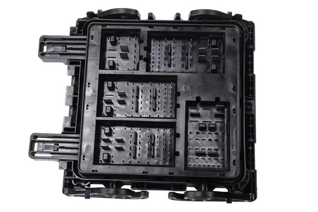 84014013 - Electrical: Fuse &amp; Relay Box for Cadillac: ATS, CTS Image