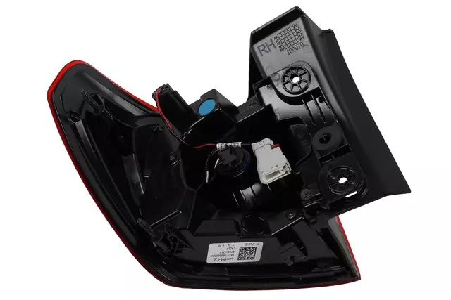 Rear Passenger Side Stop Lamp - GM (84709442)