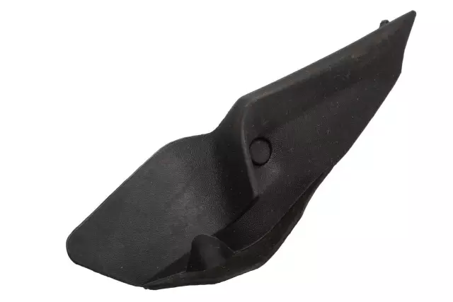 Passenger Side Air Inlet Grille Panel Side Seal - GM (15844872)