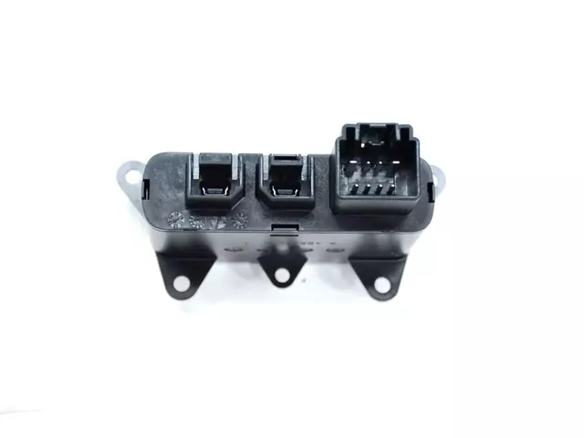 Hub Media Center - Mopar (68289895AA)