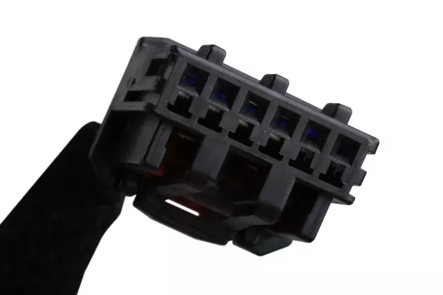 Passenger Side Front Door Lock Wiring Harness - GM (84515230)