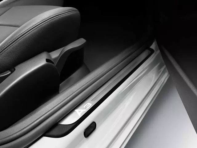 8V4071300 - Exterior: Door Sill Plate for Audi Image