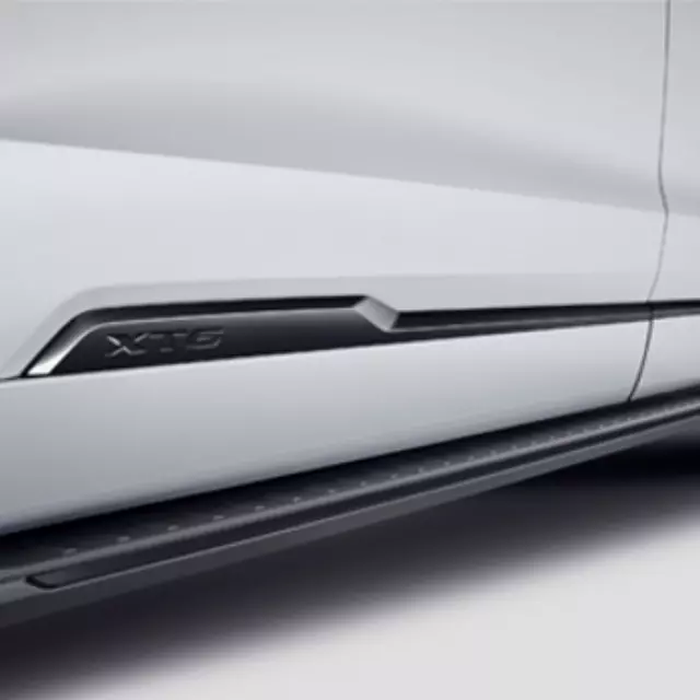 85115267 - Exterior: Exterior Trim, Bodyside Moldings for GM Image