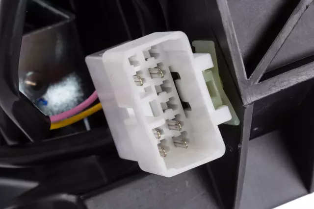 20863685 - : Automatic Transmission Shift Lever Assembly for Saturn: Vue Image