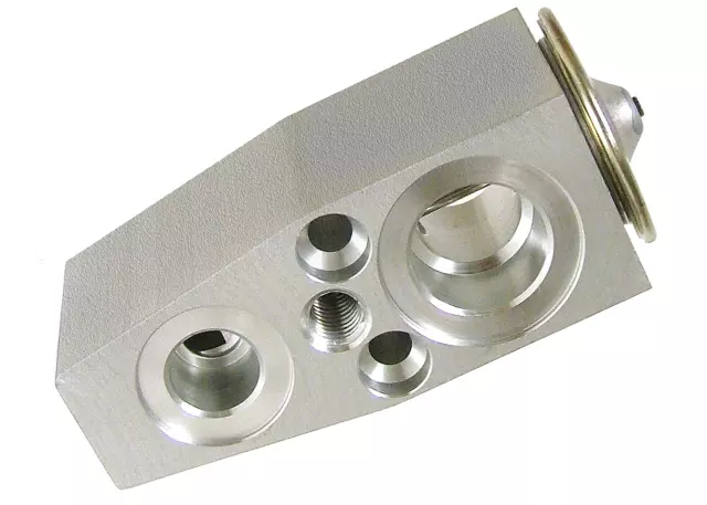 52495729 - HVAC: Expansion Valve for Buick: LaCrosse | Cadillac: Escalade ESV | Chevrolet: Cobalt, HHR, Impala, Malibu, Monte Carlo, Suburban 1500, Suburban 2500 | GMC: Yukon XL 1500, Yukon XL 2500 | Pontiac: G5, G6, Grand Prix | Saturn: Aura, Ion Image