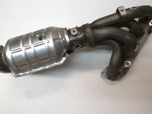 Exhaust Manifold - Nissan (14002-EA00A)
