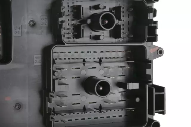 20918981 - Electrical: Fuse &amp; Relay Box for Chevrolet: Malibu Image