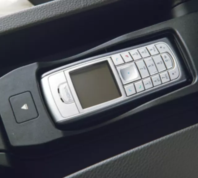 Blackberry - Snap-In Adapter - Pearl - BMW (84-21-0-439-151)