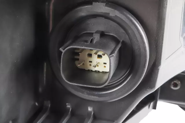 Driver Side Headlamp - GM (84621848)