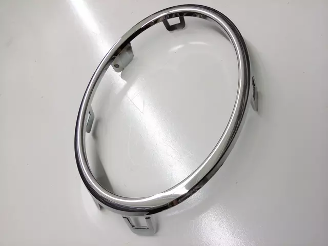 Fog Lamp Bezel - Volkswagen (5K0-853-102-2ZZ)