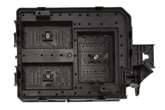 2015 2016 Chevrolet Trax - Fuse & Relay Box - GM (42342538)