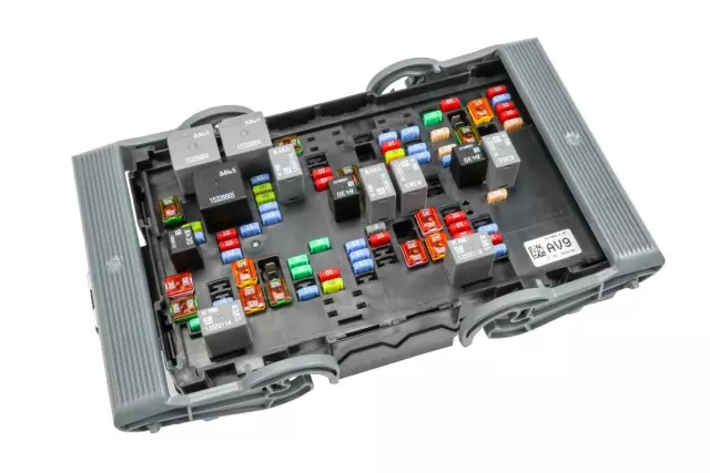 22798214 - : Engine Wiring Harness Junction Block for Chevrolet: Silverado 1500, Silverado 2500 HD, Silverado 3500 HD | GMC: Sierra 1500, Sierra 2500 HD, Sierra 3500 HD Image