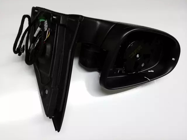 5K0857507AD9B9 - Body: Housing Assembly for Volkswagen: Golf, Golf R, GTI Image