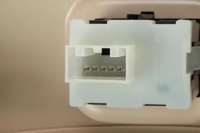 Very Light Cashmere Front Floor Console Rear Trim Panel - GM (84334328)