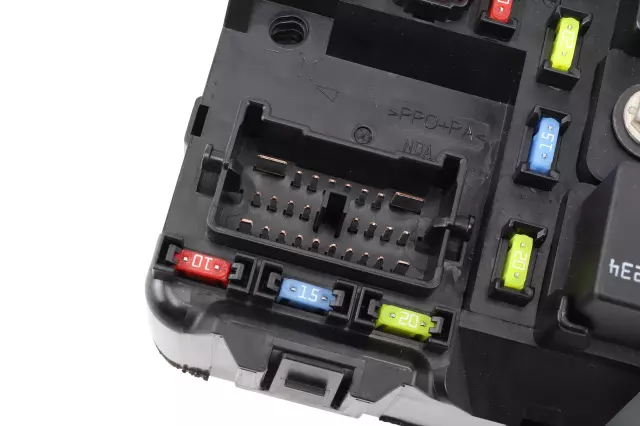 Relay & Fuse Plt - GM (15869077)