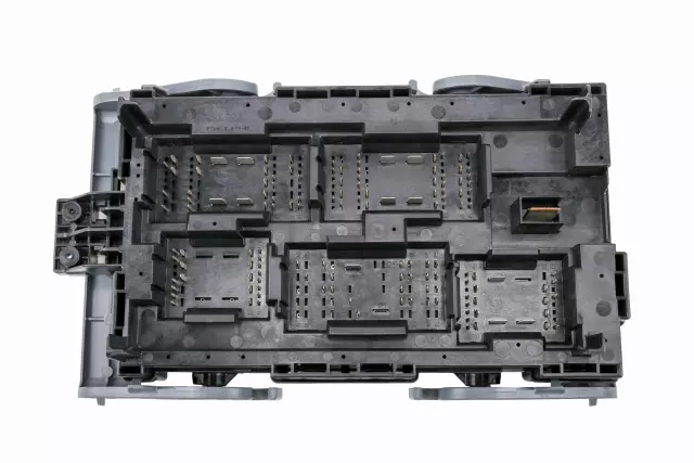 Engine Wiring Harness Junction Block - GM (19210439)