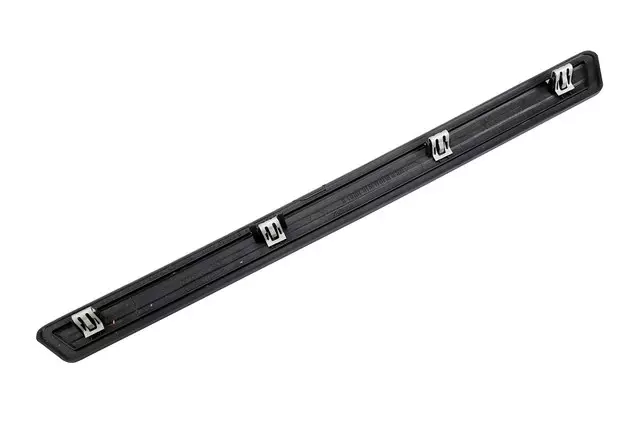 25866805 - Body: Scuff Plate for GM Image