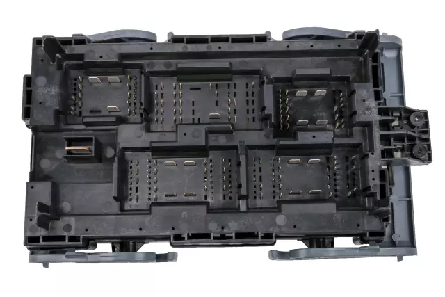 19210436 - : Engine Wiring Harness Junction Block for Cadillac: Escalade, Escalade ESV, Escalade EXT | Chevrolet: Avalanche, Suburban 1500, Suburban 2500, Tahoe | GMC: Yukon, Yukon XL 1500, Yukon XL 2500 Image