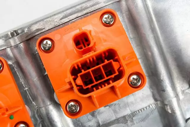 24276662 - Hybrid Components: Battery Charger for GM Image