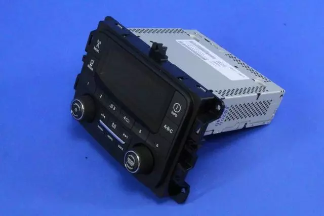 Multi Media Radio - Mopar (68245817AF)